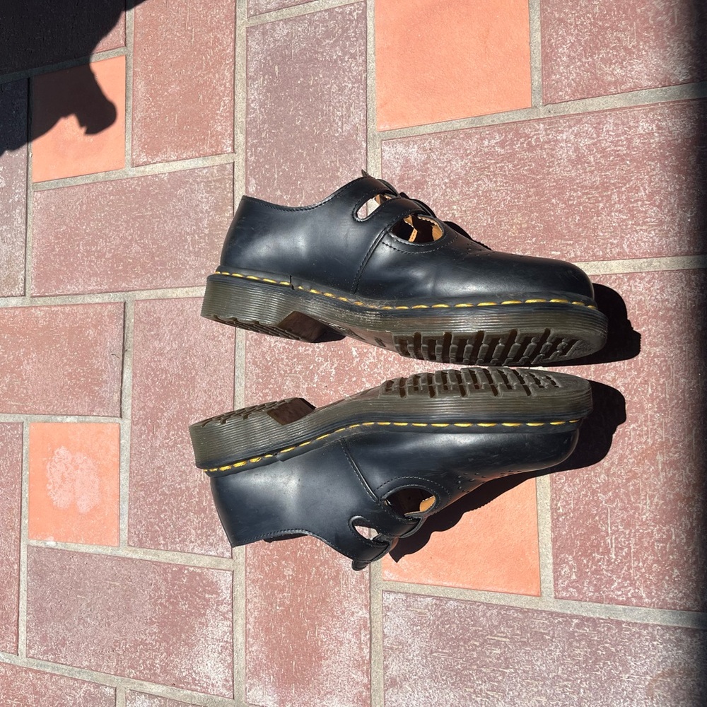 dr marten mary jane’s shoes !!